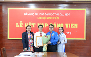SV Hoàng Lê Tuấn Anh vinh dự đứng vào hàng ngũ Đảng